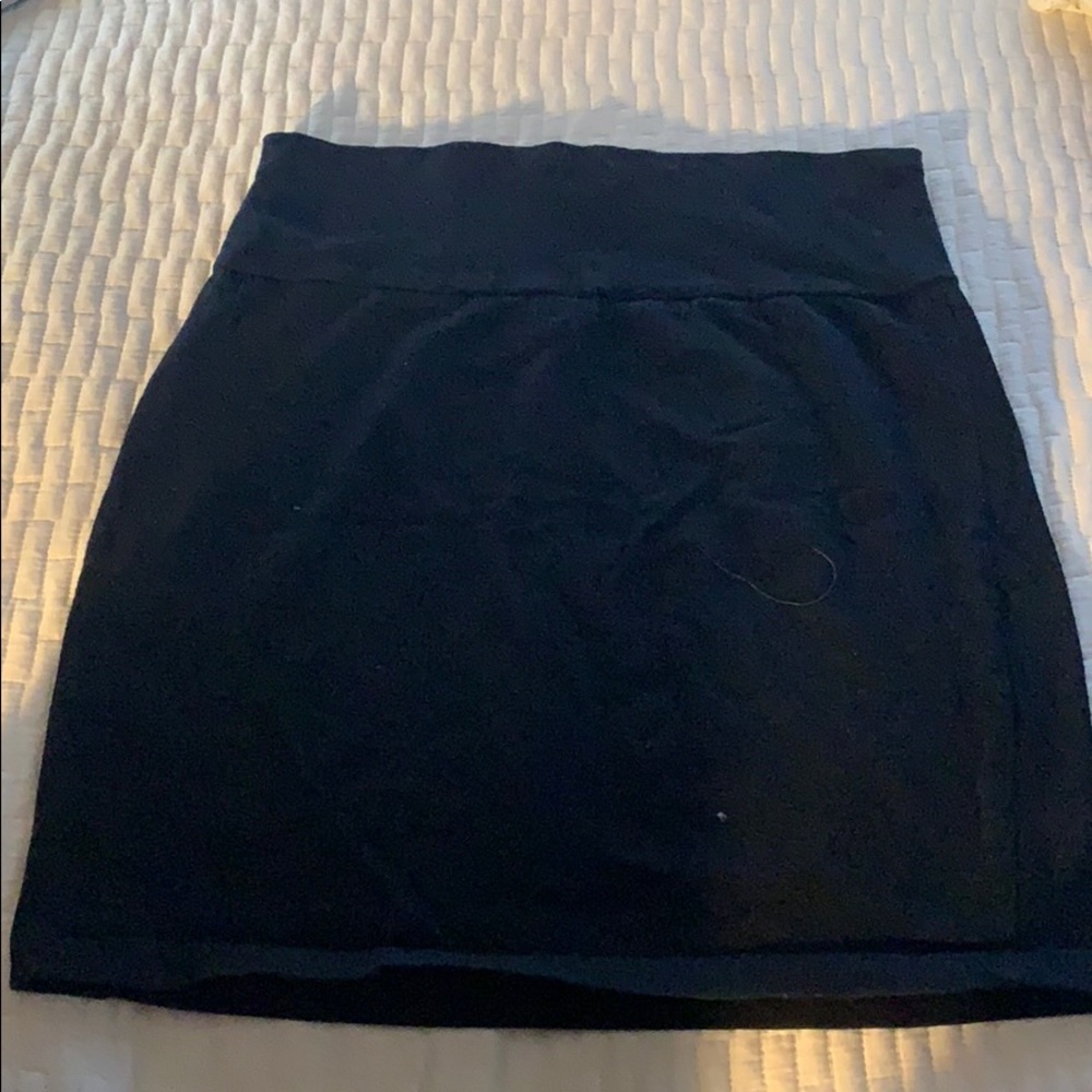 Bodycon black skirt